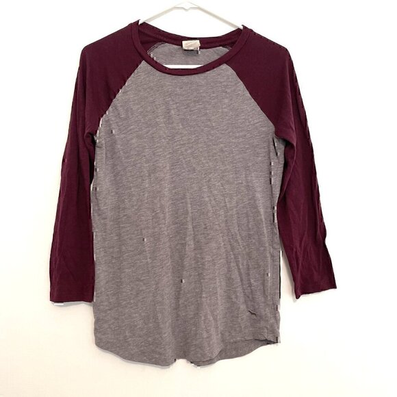 PINK VS VICTORIAS SECRET Gray Burgundy Maroon Colorblock 3/4 Sleeve Baseball Tee - Picture 2 of 12